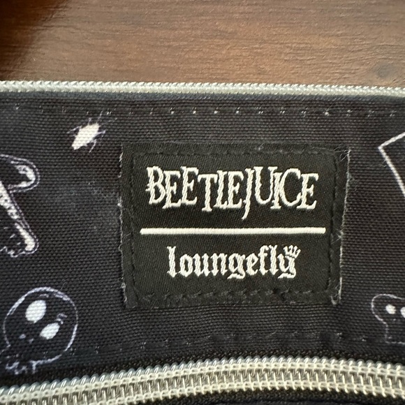 RARE Loungefly Beetlejuice Lydia Passport Crossbody Bag - Picture 4 of 6